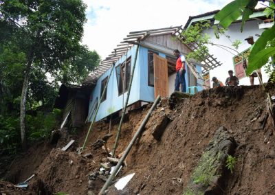 Hujan Deras di Desa Panda Akibatkan Tanah Longsor dan Jalan Ambles